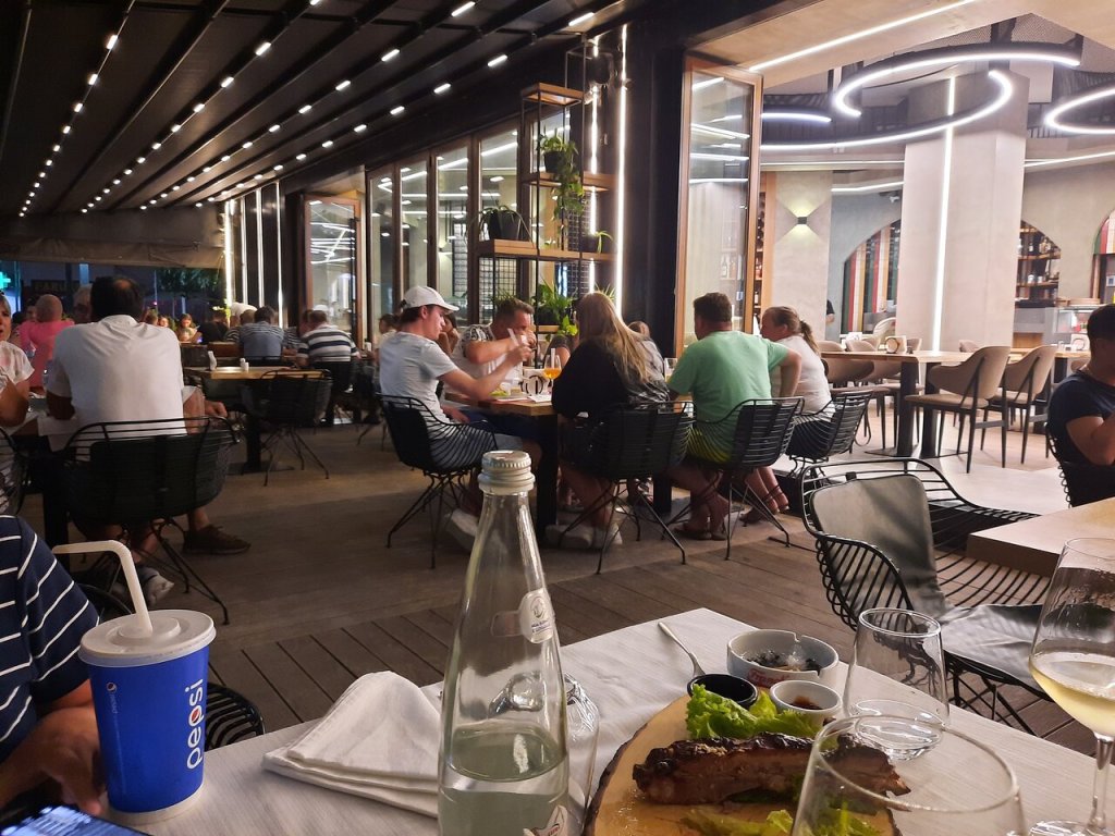 bold-bistro-1